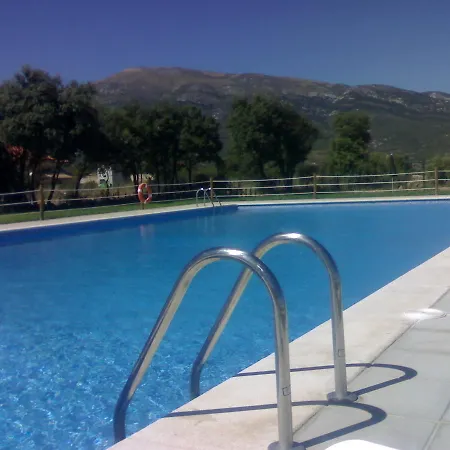 アパートホテル Canones De Guara Y Formiga 3*