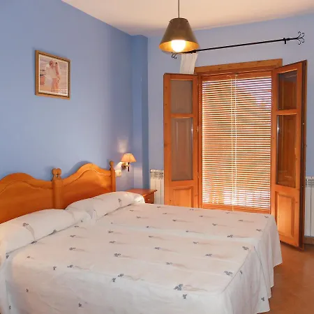 アパートホテル Canones De Guara Y Formiga 3*